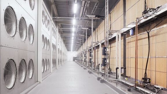 evaporative humidifier in data centre