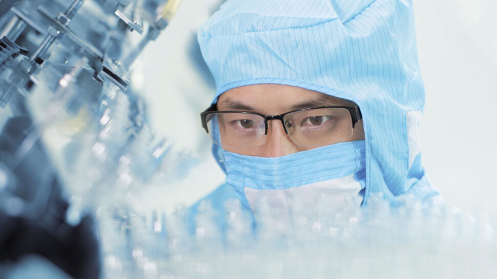 Humidity control in cleanrooms